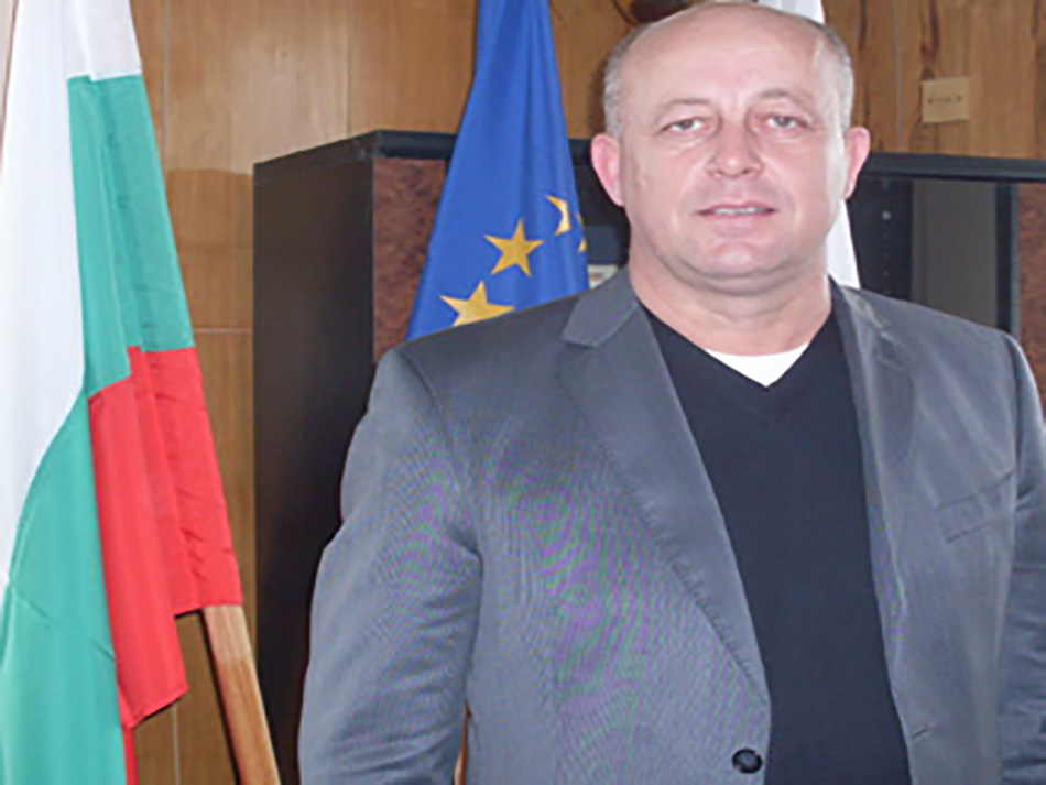 Кметът Мюмюн Искендер поздрави жителите на община Минерални бани